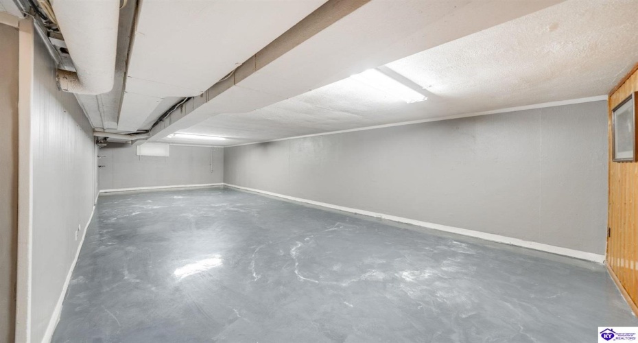 Dell Brooke Ave, Louisville, Kentucky 40220, ,3 BathroomsBathrooms,For Sale,Dell Brooke Ave,HK24004069