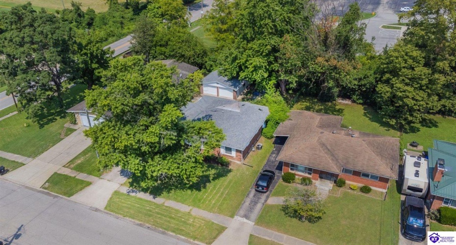 Dell Brooke Ave, Louisville, Kentucky 40220, ,3 BathroomsBathrooms,For Sale,Dell Brooke Ave,HK24004069