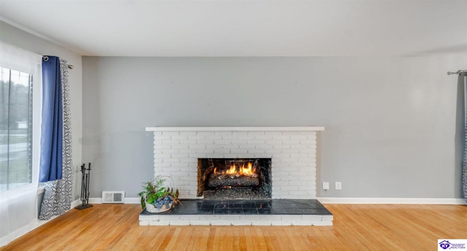 Dell Brooke Ave, Louisville, Kentucky 40220, ,3 BathroomsBathrooms,For Sale,Dell Brooke Ave,HK24004069