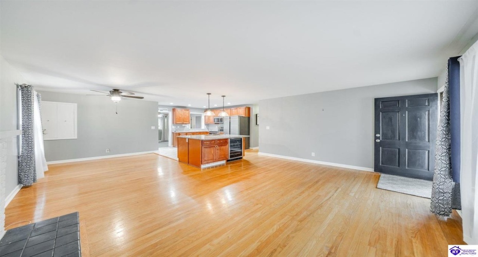 Dell Brooke Ave, Louisville, Kentucky 40220, ,3 BathroomsBathrooms,For Sale,Dell Brooke Ave,HK24004069