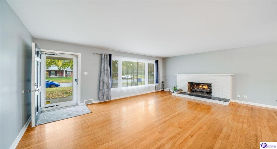 Dell Brooke Ave, Louisville, Kentucky 40220, ,3 BathroomsBathrooms,For Sale,Dell Brooke Ave,HK24004069