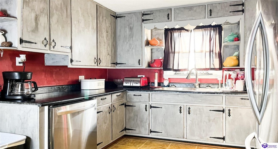 Leitchfield Loop Road, Cecilia, Kentucky 42724, ,3 BathroomsBathrooms,For Sale,Leitchfield Loop Road,HK24004071