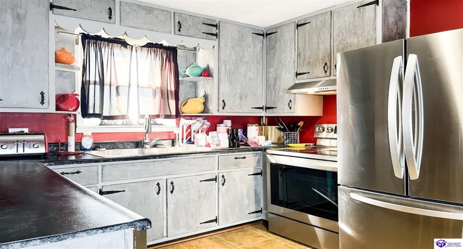 Leitchfield Loop Road, Cecilia, Kentucky 42724, ,3 BathroomsBathrooms,For Sale,Leitchfield Loop Road,HK24004071