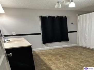 Leitchfield Loop Road, Cecilia, Kentucky 42724, ,3 BathroomsBathrooms,For Sale,Leitchfield Loop Road,HK24004071