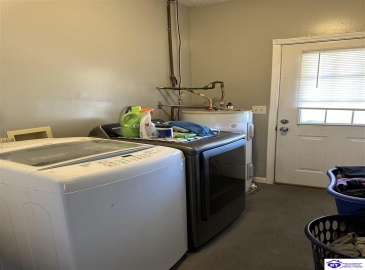 Leitchfield Loop Road, Cecilia, Kentucky 42724, ,3 BathroomsBathrooms,For Sale,Leitchfield Loop Road,HK24004071