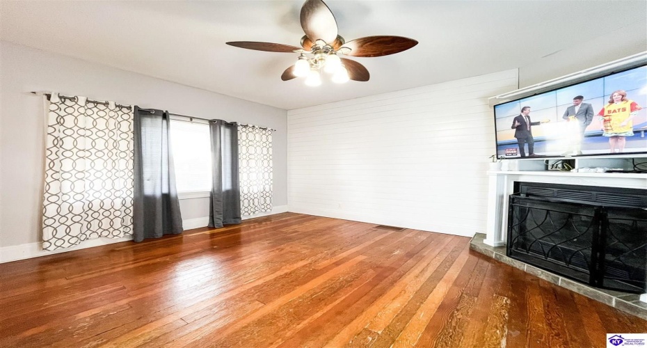 Leitchfield Loop Road, Cecilia, Kentucky 42724, ,3 BathroomsBathrooms,For Sale,Leitchfield Loop Road,HK24004071