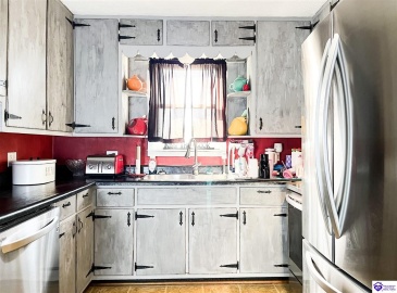 Leitchfield Loop Road, Cecilia, Kentucky 42724, ,3 BathroomsBathrooms,For Sale,Leitchfield Loop Road,HK24004071