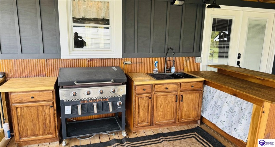 Bowling Green Road, Caneyville, Kentucky 42721, ,2 BathroomsBathrooms,For Sale,Bowling Green Road,HK24004072