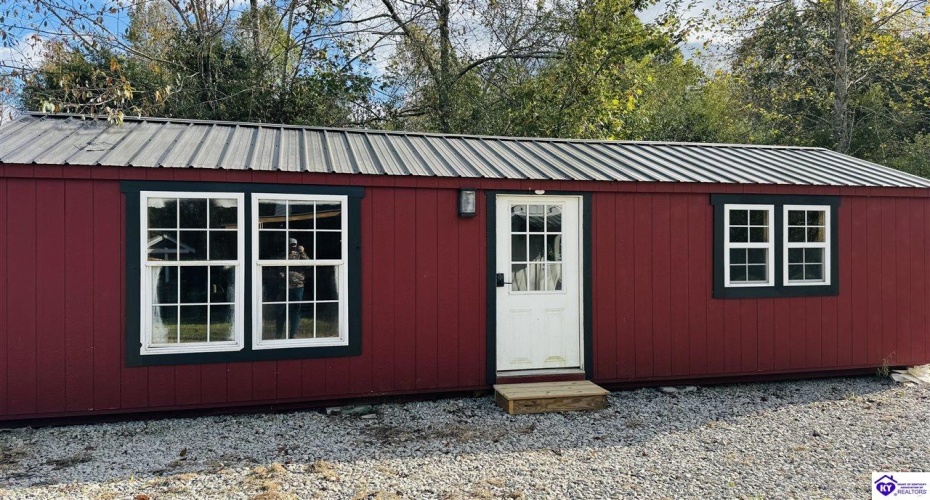 Bowling Green Road, Caneyville, Kentucky 42721, ,2 BathroomsBathrooms,For Sale,Bowling Green Road,HK24004072