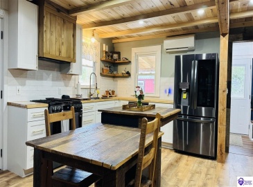 Bowling Green Road, Caneyville, Kentucky 42721, ,2 BathroomsBathrooms,For Sale,Bowling Green Road,HK24004072