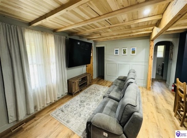 Bowling Green Road, Caneyville, Kentucky 42721, ,2 BathroomsBathrooms,For Sale,Bowling Green Road,HK24004072