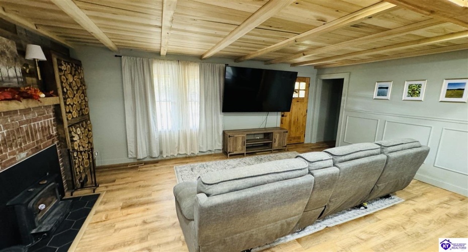 Bowling Green Road, Caneyville, Kentucky 42721, ,2 BathroomsBathrooms,For Sale,Bowling Green Road,HK24004072