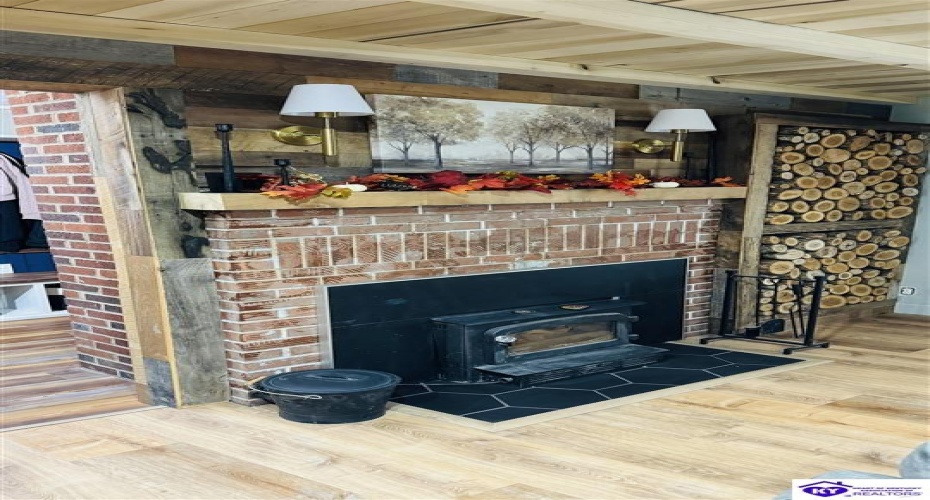 Bowling Green Road, Caneyville, Kentucky 42721, ,2 BathroomsBathrooms,For Sale,Bowling Green Road,HK24004072