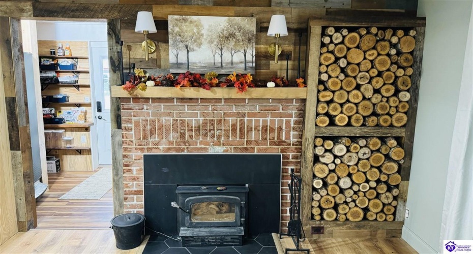 Bowling Green Road, Caneyville, Kentucky 42721, ,2 BathroomsBathrooms,For Sale,Bowling Green Road,HK24004072