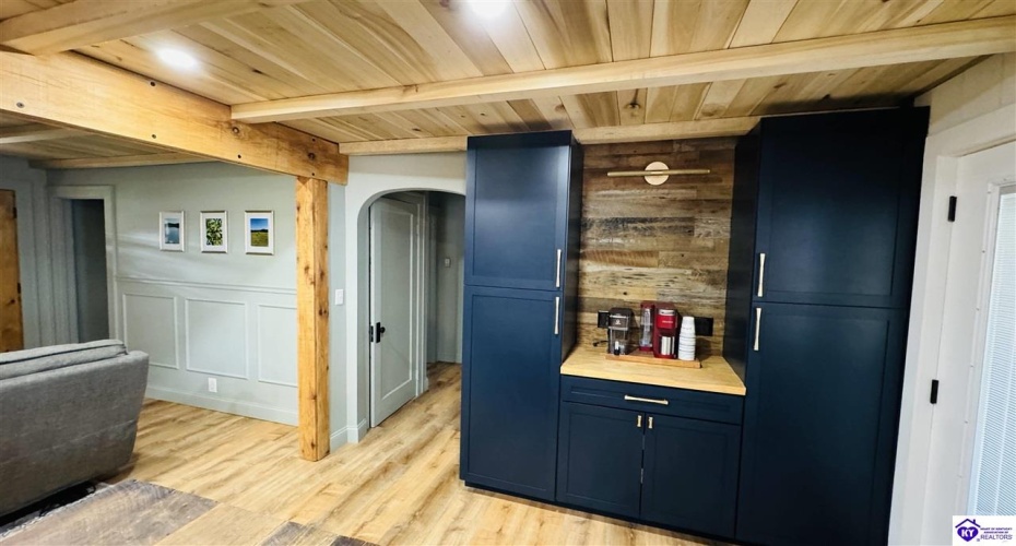 Bowling Green Road, Caneyville, Kentucky 42721, ,2 BathroomsBathrooms,For Sale,Bowling Green Road,HK24004072