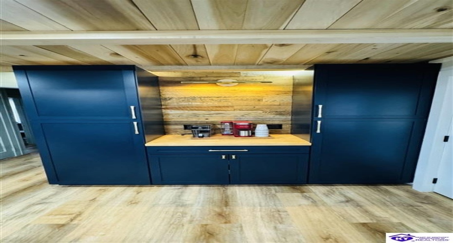 Bowling Green Road, Caneyville, Kentucky 42721, ,2 BathroomsBathrooms,For Sale,Bowling Green Road,HK24004072