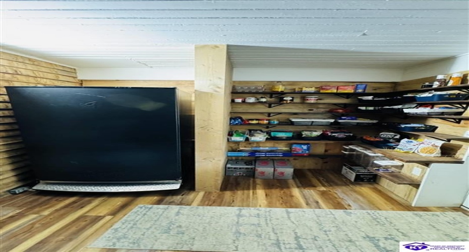 Bowling Green Road, Caneyville, Kentucky 42721, ,2 BathroomsBathrooms,For Sale,Bowling Green Road,HK24004072