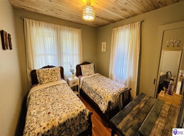 Bowling Green Road, Caneyville, Kentucky 42721, ,2 BathroomsBathrooms,For Sale,Bowling Green Road,HK24004072