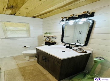 Bowling Green Road, Caneyville, Kentucky 42721, ,2 BathroomsBathrooms,For Sale,Bowling Green Road,HK24004072