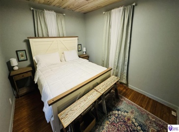 Bowling Green Road, Caneyville, Kentucky 42721, ,2 BathroomsBathrooms,For Sale,Bowling Green Road,HK24004072