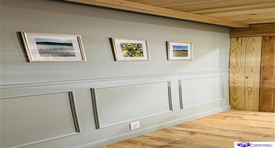 Bowling Green Road, Caneyville, Kentucky 42721, ,2 BathroomsBathrooms,For Sale,Bowling Green Road,HK24004072