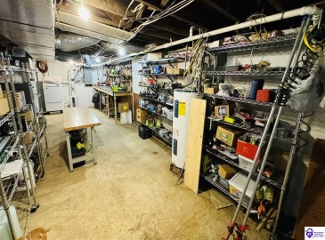 Bowling Green Road, Caneyville, Kentucky 42721, ,2 BathroomsBathrooms,For Sale,Bowling Green Road,HK24004072