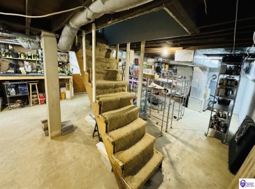 Bowling Green Road, Caneyville, Kentucky 42721, ,2 BathroomsBathrooms,For Sale,Bowling Green Road,HK24004072