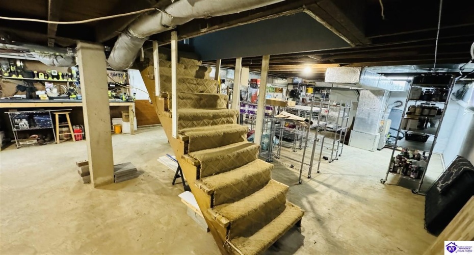 Bowling Green Road, Caneyville, Kentucky 42721, ,2 BathroomsBathrooms,For Sale,Bowling Green Road,HK24004072