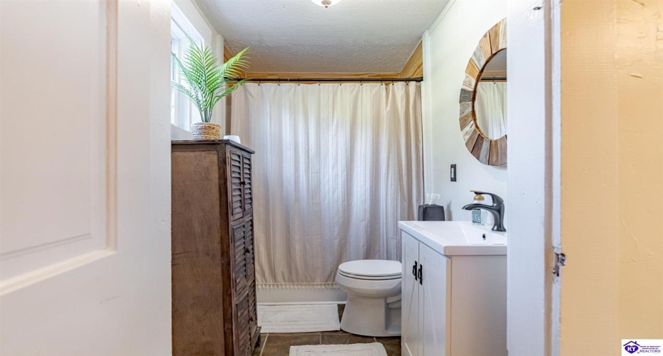 Broadway Street, Sonora, Kentucky 42776, ,2 BathroomsBathrooms,For Sale,Broadway Street,HK24004073