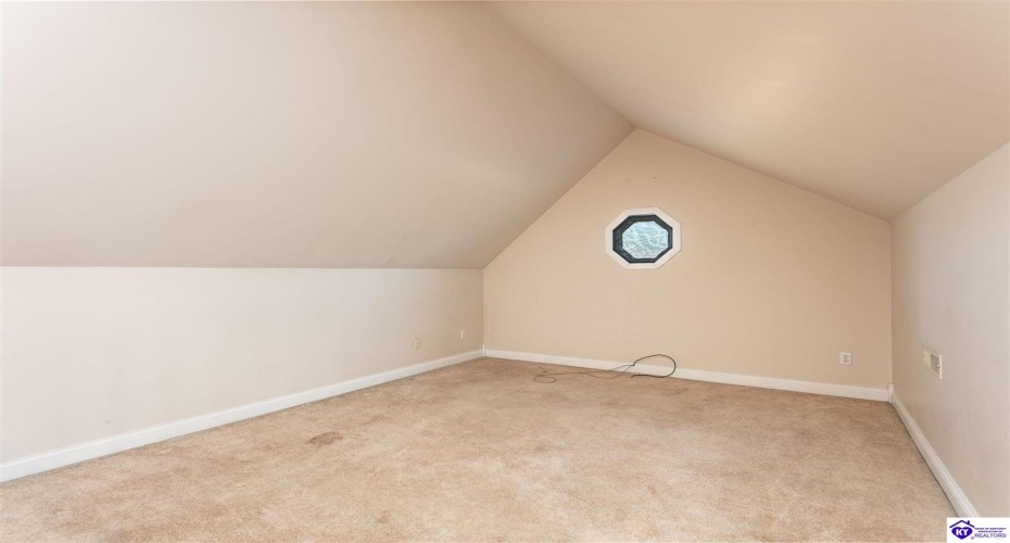 Clubhouse Lane, Glasgow, Kentucky 42141, ,2 BathroomsBathrooms,For Sale,Clubhouse Lane,HK24004075