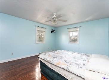 Clubhouse Lane, Glasgow, Kentucky 42141, ,2 BathroomsBathrooms,For Sale,Clubhouse Lane,HK24004075