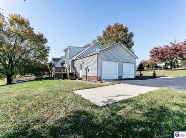 Clubhouse Lane, Glasgow, Kentucky 42141, ,2 BathroomsBathrooms,For Sale,Clubhouse Lane,HK24004075