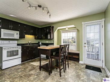 Clubhouse Lane, Glasgow, Kentucky 42141, ,2 BathroomsBathrooms,For Sale,Clubhouse Lane,HK24004075