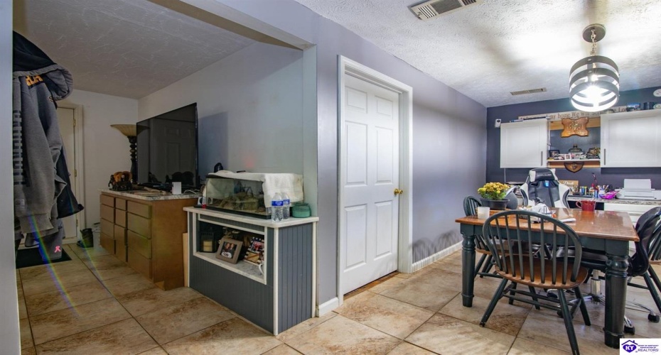 Dixie Highway, Upton, Kentucky 42784, ,1 BathroomBathrooms,For Sale,Dixie Highway,HK24004082