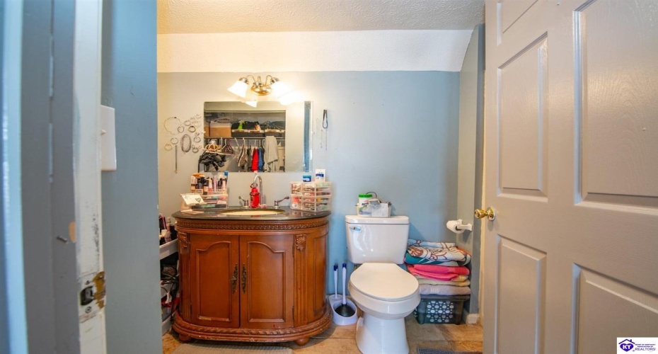 Dixie Highway, Upton, Kentucky 42784, ,1 BathroomBathrooms,For Sale,Dixie Highway,HK24004082