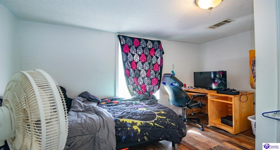 Dixie Highway, Upton, Kentucky 42784, ,1 BathroomBathrooms,For Sale,Dixie Highway,HK24004082