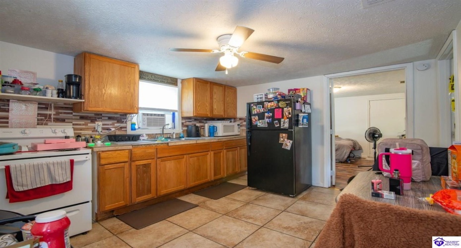 Dixie Highway, Upton, Kentucky 42784, ,1 BathroomBathrooms,For Sale,Dixie Highway,HK24004082