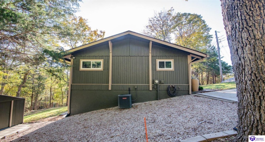 Sunny View Road, Brandenburg, Kentucky 40108, ,2 BathroomsBathrooms,For Sale,Sunny View Road,HK24004083