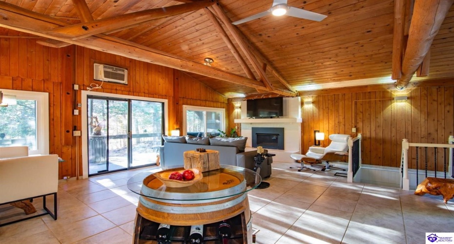 Sunny View Road, Brandenburg, Kentucky 40108, ,2 BathroomsBathrooms,For Sale,Sunny View Road,HK24004083