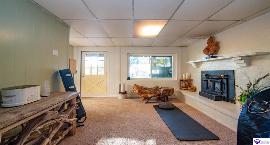 Sunny View Road, Brandenburg, Kentucky 40108, ,2 BathroomsBathrooms,For Sale,Sunny View Road,HK24004083