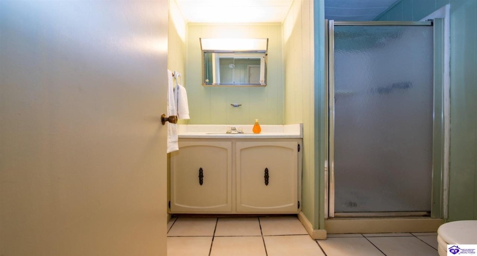 Sunny View Road, Brandenburg, Kentucky 40108, ,2 BathroomsBathrooms,For Sale,Sunny View Road,HK24004083