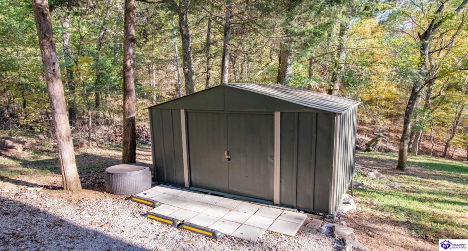 Sunny View Road, Brandenburg, Kentucky 40108, ,2 BathroomsBathrooms,For Sale,Sunny View Road,HK24004083