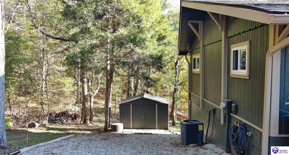 Sunny View Road, Brandenburg, Kentucky 40108, ,2 BathroomsBathrooms,For Sale,Sunny View Road,HK24004083