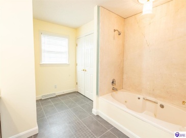 Owsley Road, Rineyville, Kentucky 40162, ,4 BathroomsBathrooms,For Sale,Owsley Road,HK24004087