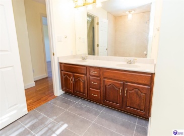 Owsley Road, Rineyville, Kentucky 40162, ,4 BathroomsBathrooms,For Sale,Owsley Road,HK24004087