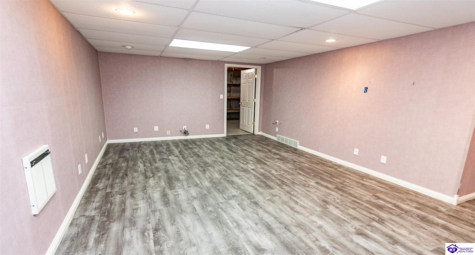 Owsley Road, Rineyville, Kentucky 40162, ,4 BathroomsBathrooms,For Sale,Owsley Road,HK24004087