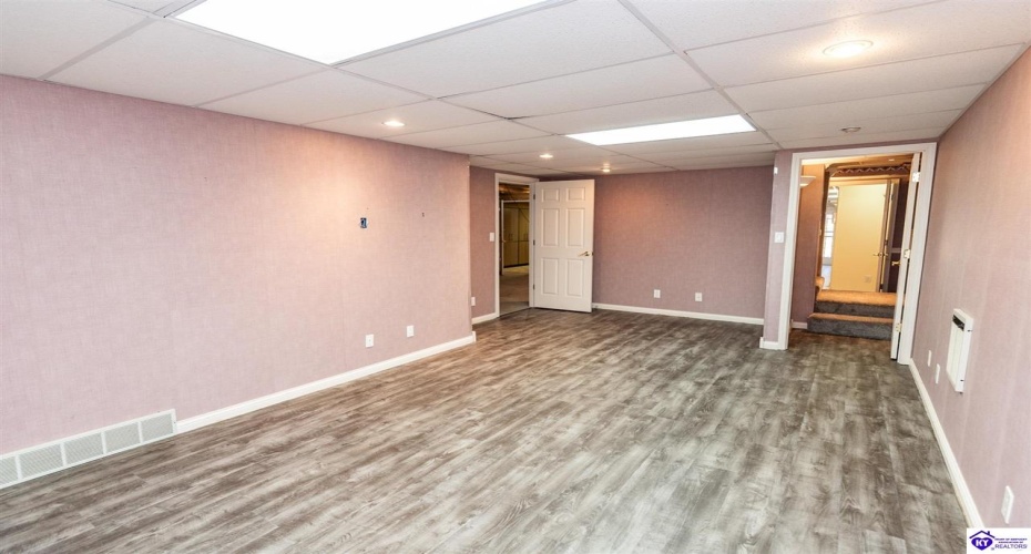 Owsley Road, Rineyville, Kentucky 40162, ,4 BathroomsBathrooms,For Sale,Owsley Road,HK24004087