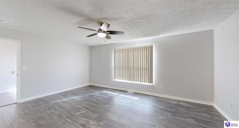 Grandel Meadow Ct, Louisville, Kentucky 40258, ,3 BathroomsBathrooms,For Sale,Grandel Meadow Ct,HK24004094