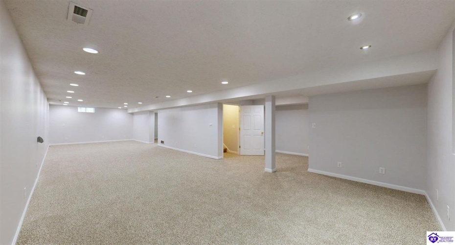 Grandel Meadow Ct, Louisville, Kentucky 40258, ,3 BathroomsBathrooms,For Sale,Grandel Meadow Ct,HK24004094