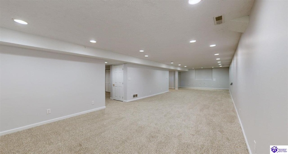 Grandel Meadow Ct, Louisville, Kentucky 40258, ,3 BathroomsBathrooms,For Sale,Grandel Meadow Ct,HK24004094